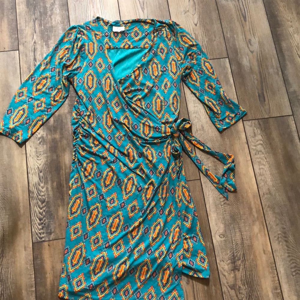 GORGEOUS faux wrap dress